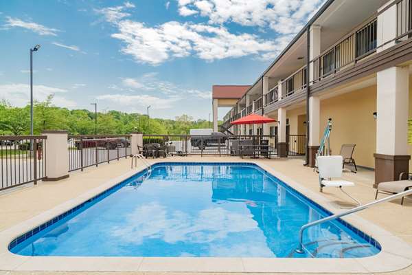 Pool - Super 8 Motel Columbia