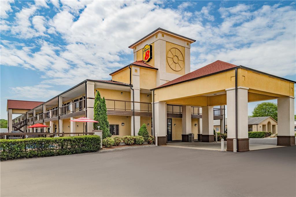 Super 8 Columbia