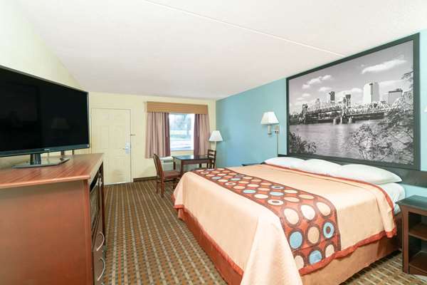  - Super 8 Motel North Little Rock