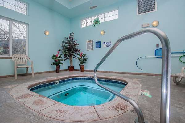 Pool - Days Inn Manitou Springs