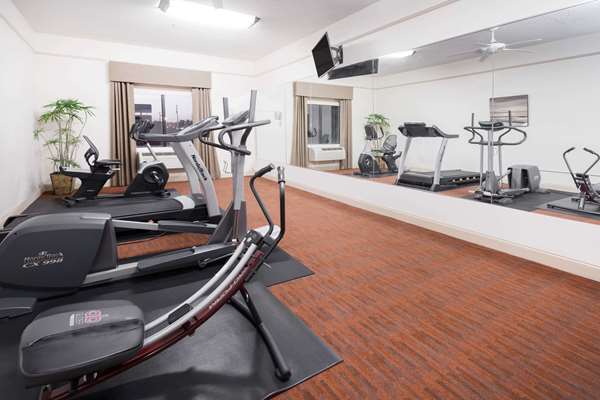 Fitness/ Exercise Room - Baymont Inn & Suites Garden City