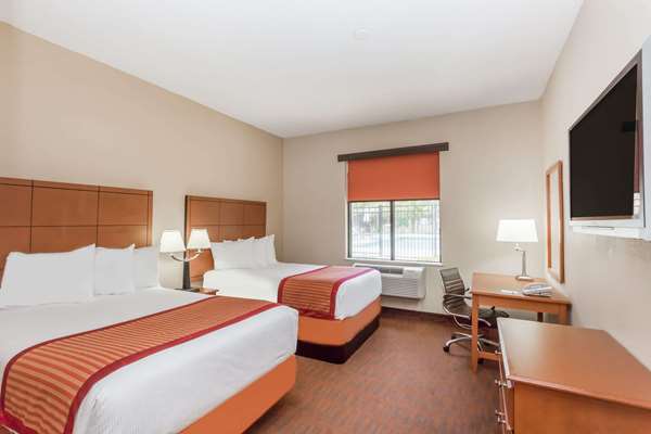  - Baymont Inn & Suites Garden City