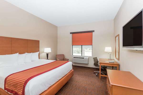  - Baymont Inn & Suites Garden City