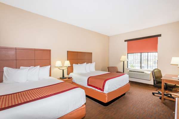  - Baymont Inn & Suites Garden City