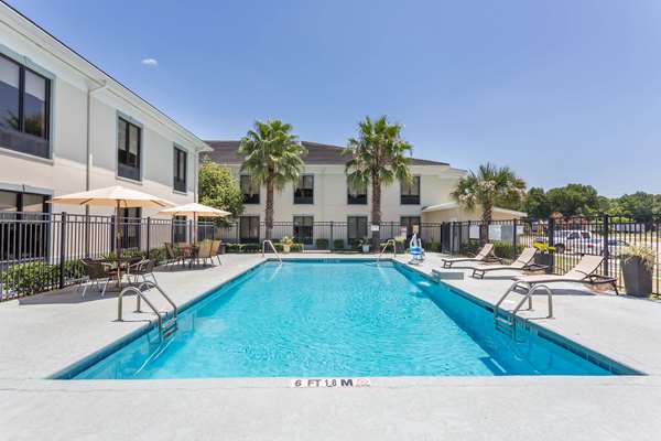 Pool - Baymont Inn & Suites Garden City