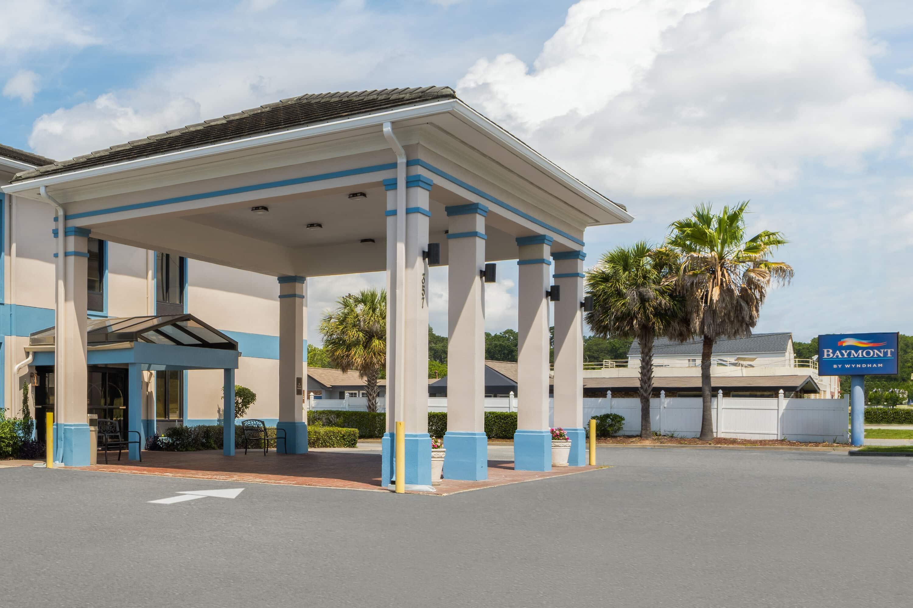 Exterior | Baymont by Wyndham Savannah/Garden City