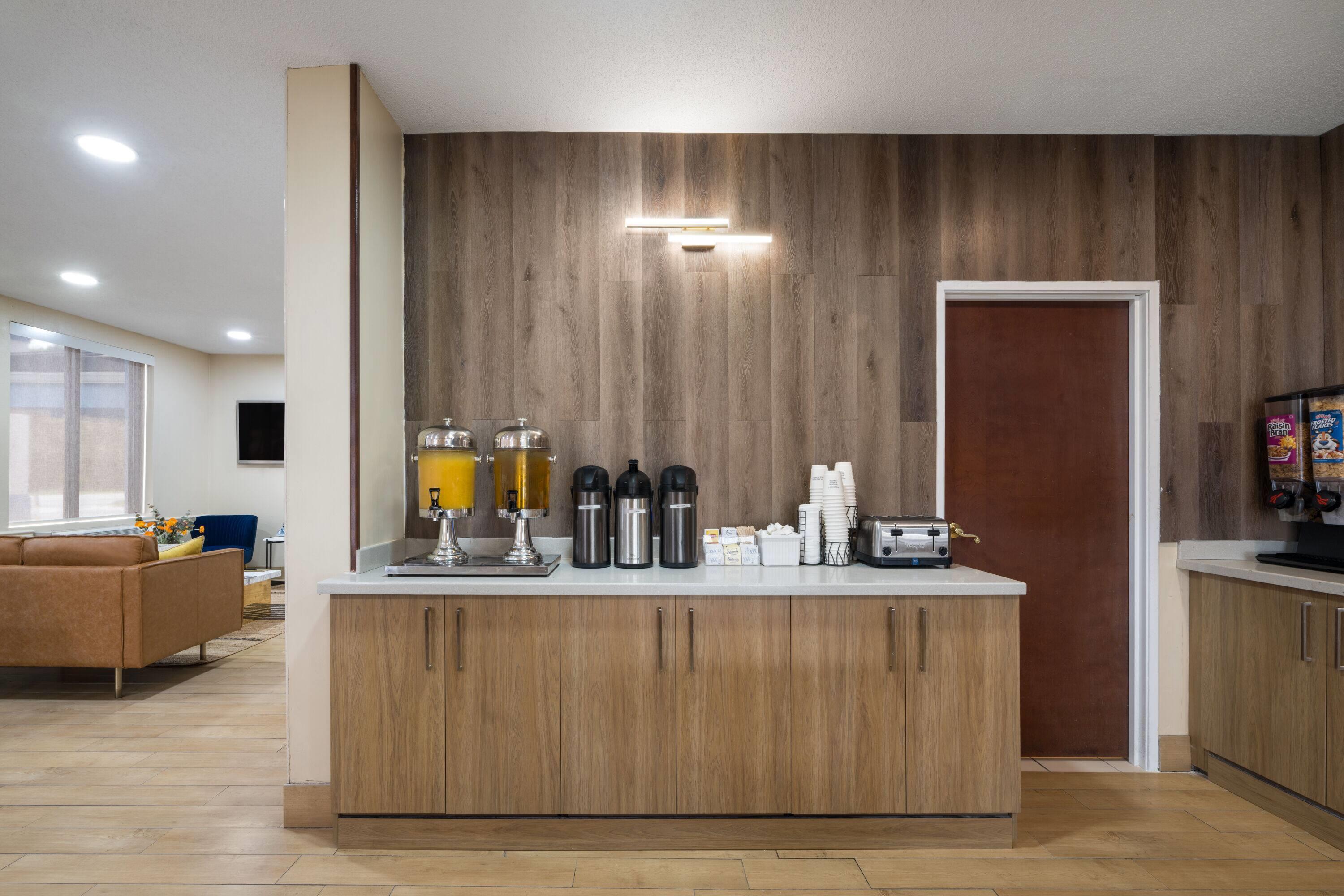 Property amenity | Baymont by Wyndham Savannah/Garden City