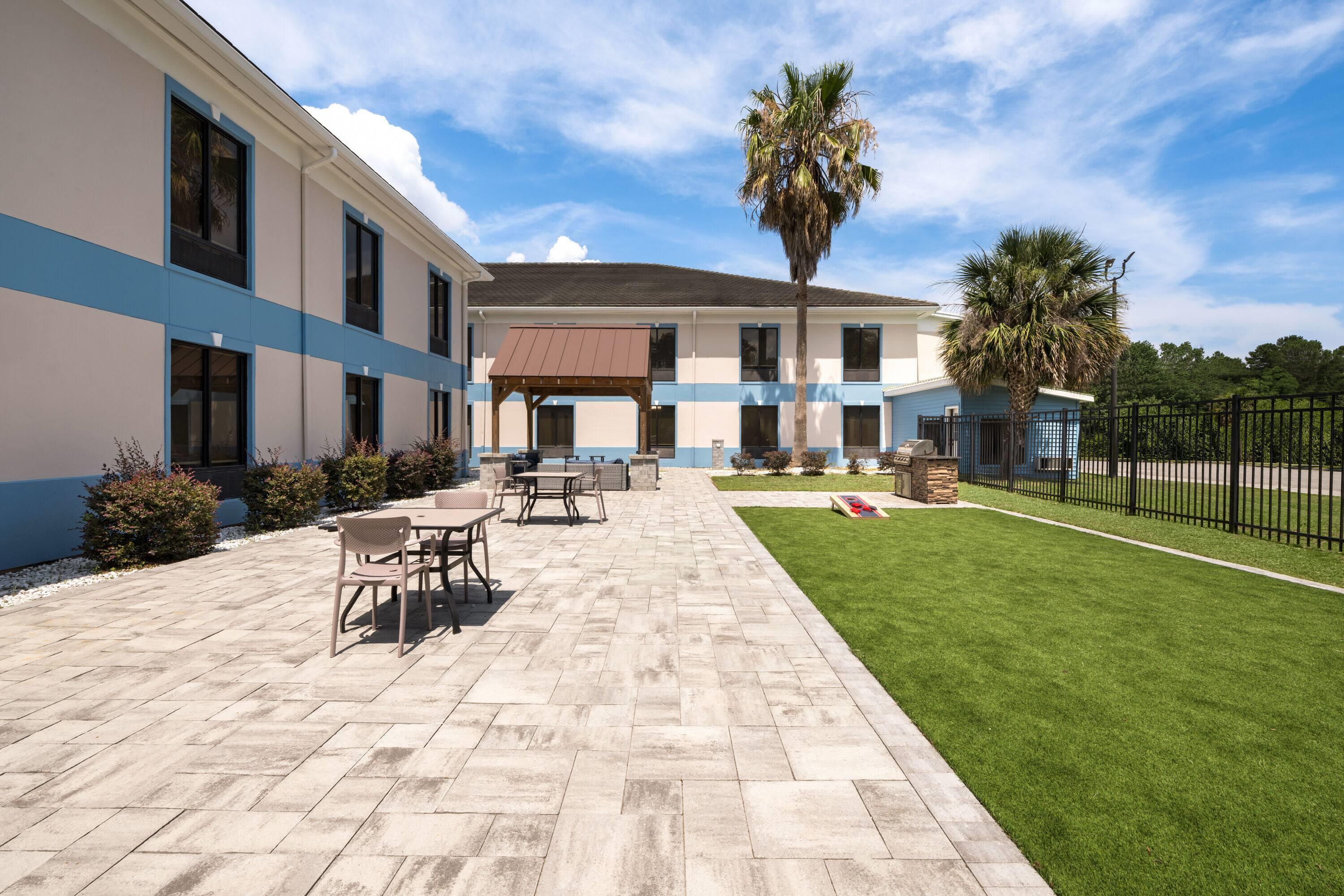 Property amenity | Baymont by Wyndham Savannah/Garden City