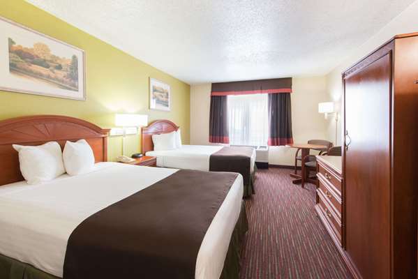  - Baymont Inn & Suites East Louisville - I-64, Exit 15