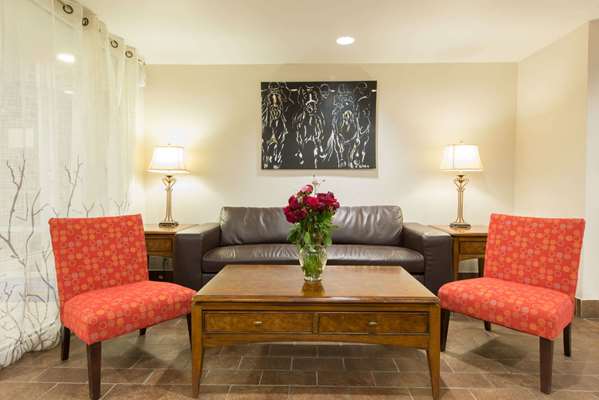  - Baymont Inn & Suites East Louisville - I-64, Exit 15