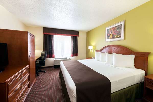  - Baymont Inn & Suites East Louisville - I-64, Exit 15