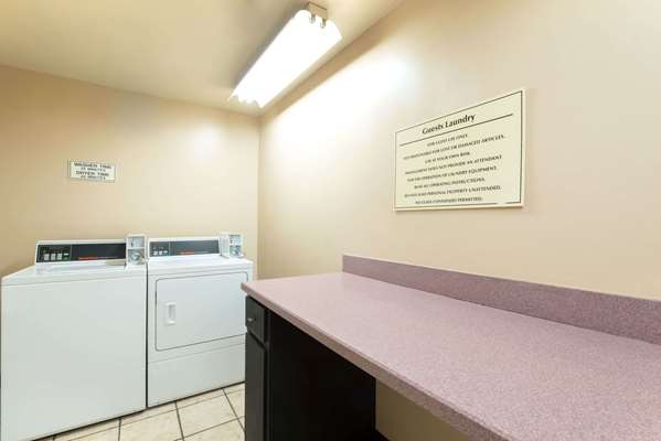  - Baymont Inn & Suites East Louisville - I-64, Exit 15