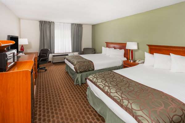  - Baymont Inn & Suites Peoria - I-74, Exit 89