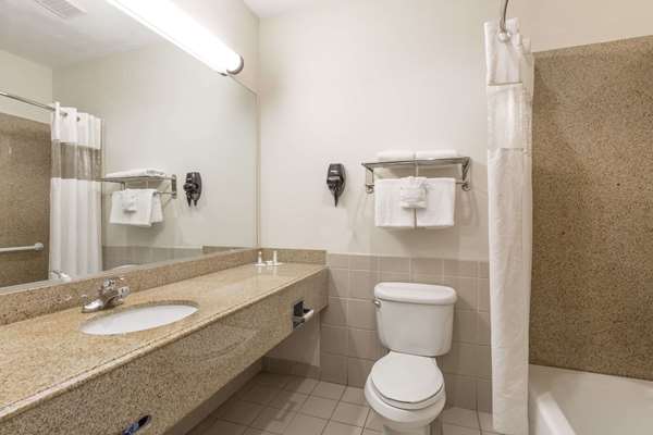  - Baymont Inn & Suites Suites Galveston