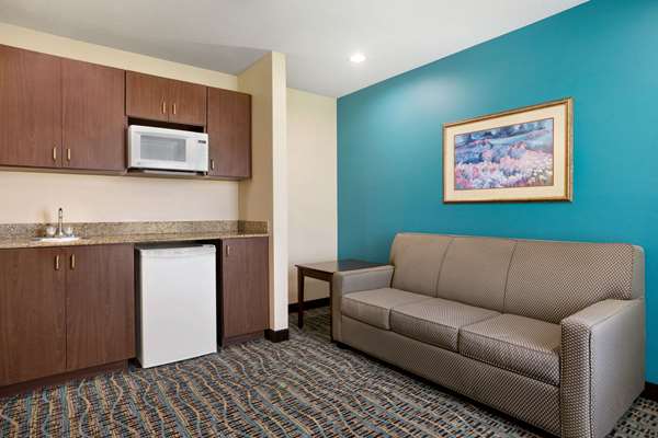 Suite - Baymont Inn & Suites East Evansville