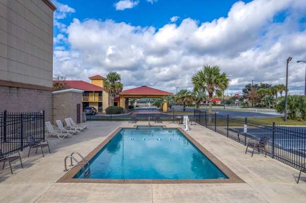 Pool - Baymont Inn & Suites South Savannah - I-95, Exit 94