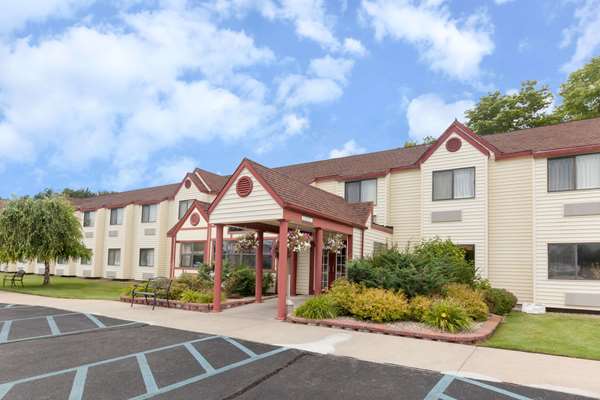 Exterior view - Baymont Inn & Suites Gaylord - I-75, Exit 282