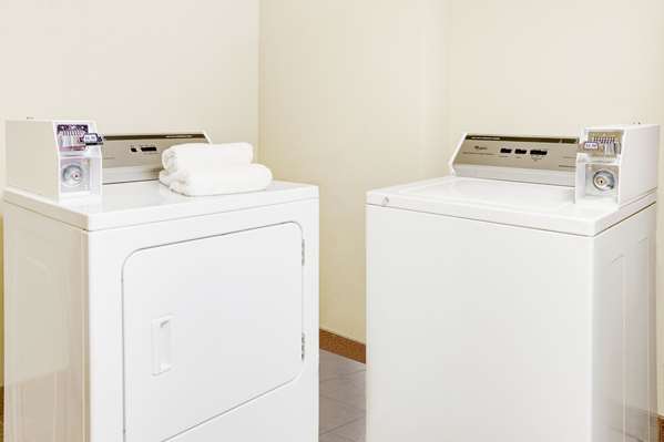  - Baymont Inn & Suites Dallas - I-35, Exit 436A