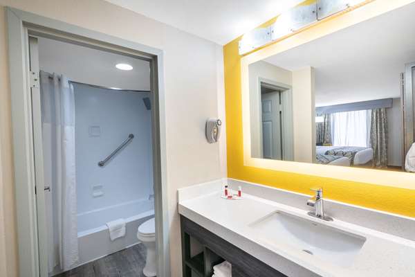  - Baymont Inn & Suites Murfreesboro - I-24, Exit 78B