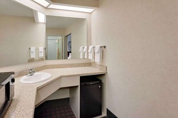  - Baymont Inn & Suites Byron Center