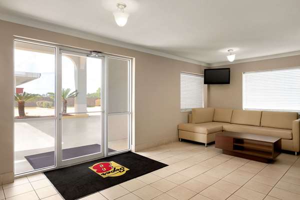  - Super 8 Motel Northeast Lake Charles - I-10, Exit 33