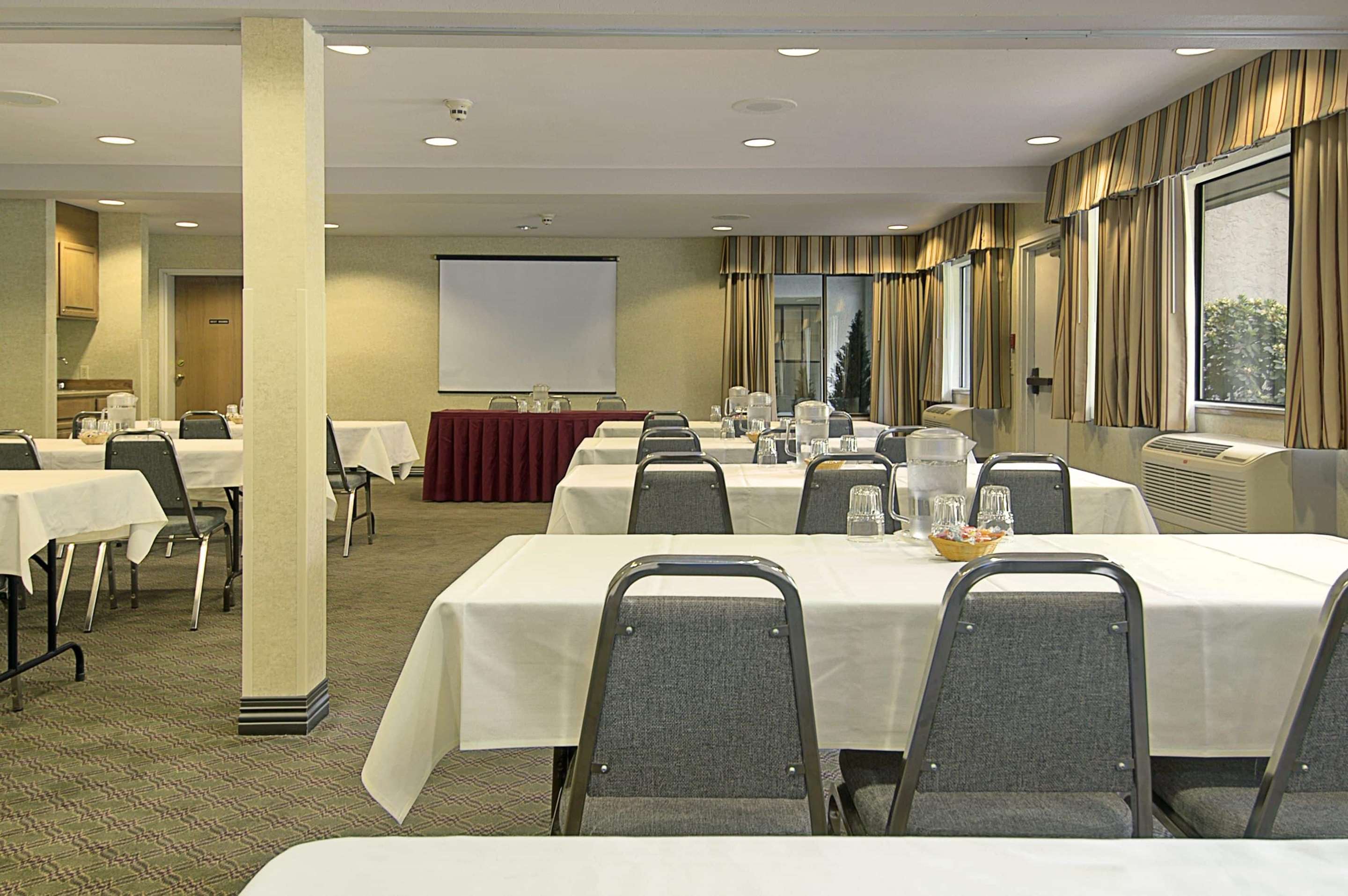 Meeting Room | Baymont by Wyndham Seattle/Kirkland WA