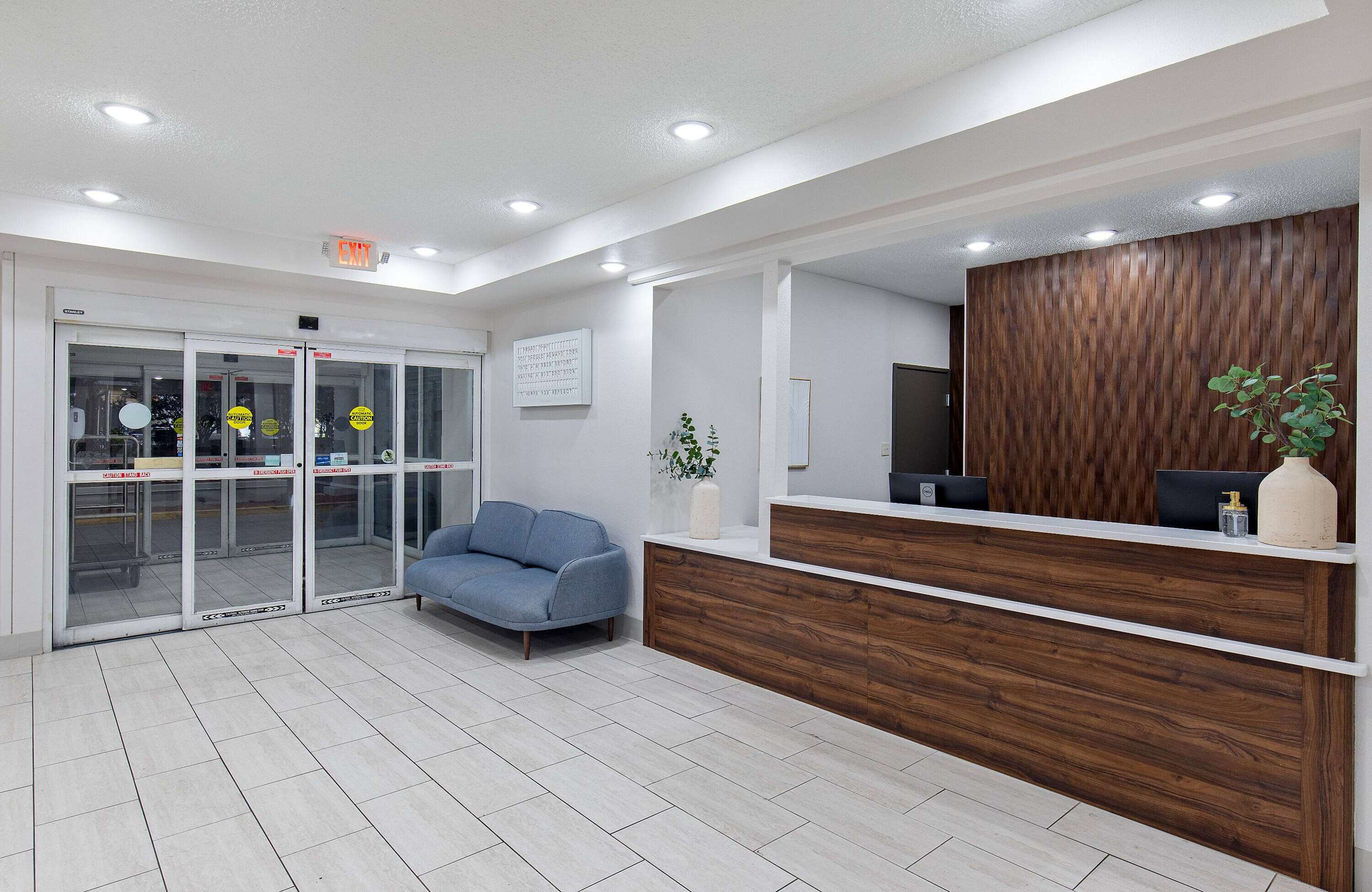 Reception | Wingate by Wyndham Hattiesburg
