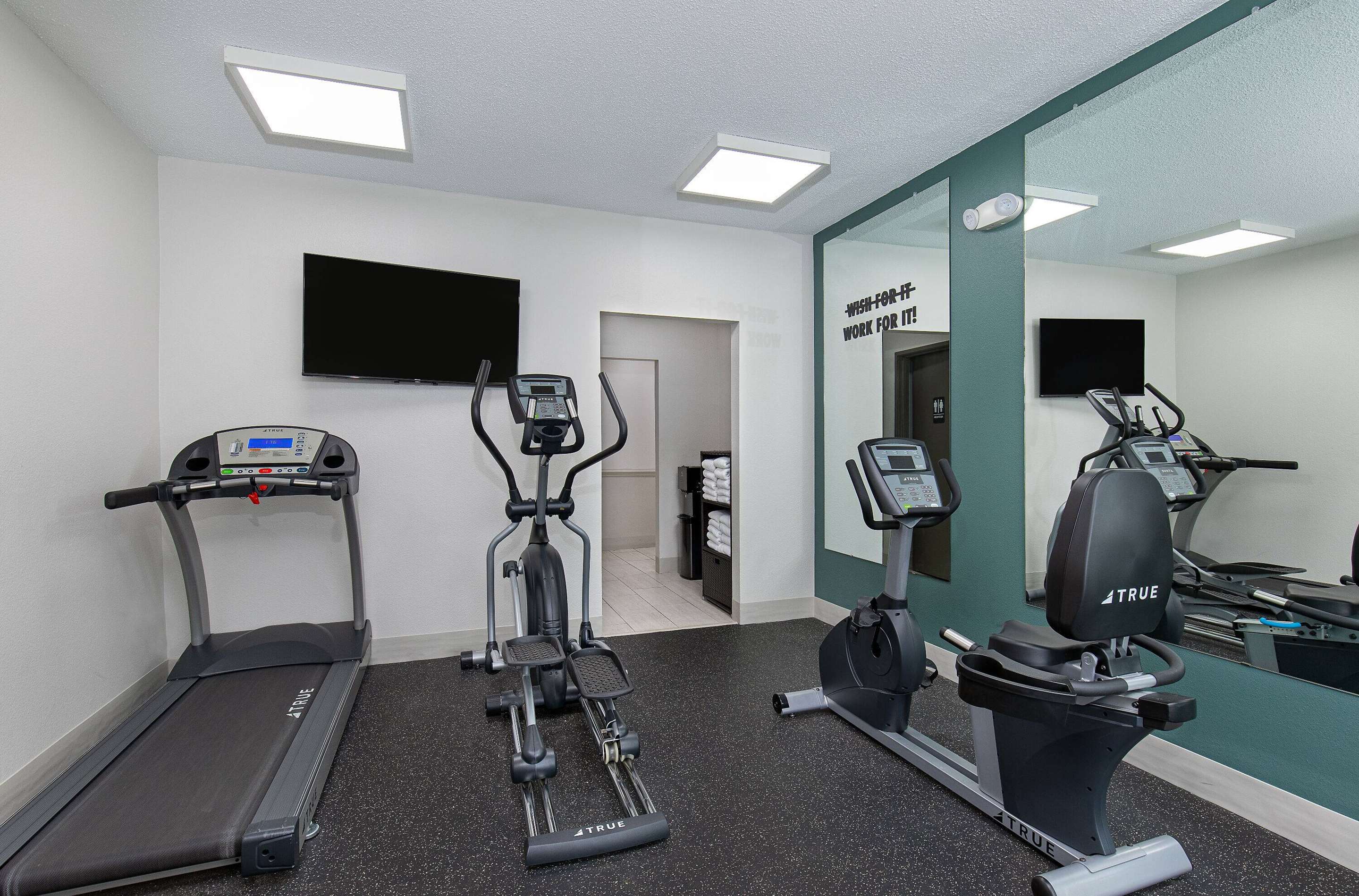 Health club fitness center gym | Wingate by Wyndham Hattiesburg