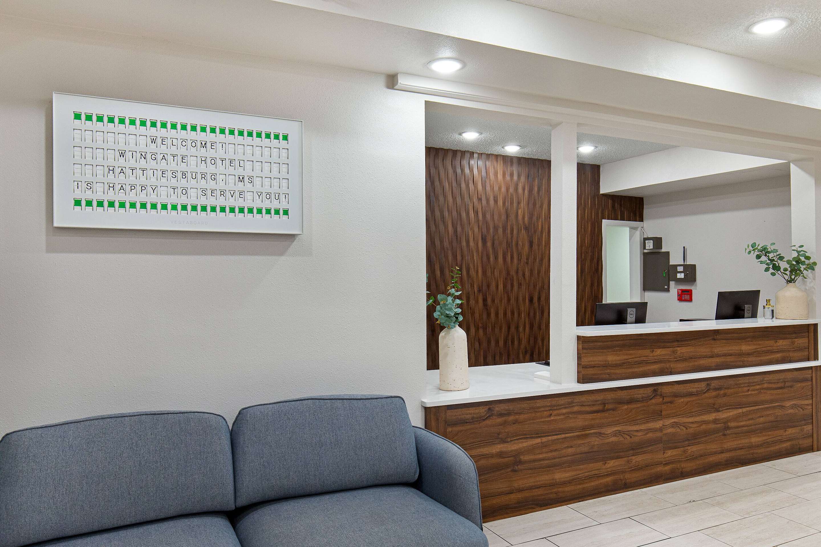 Lobby | Wingate by Wyndham Hattiesburg