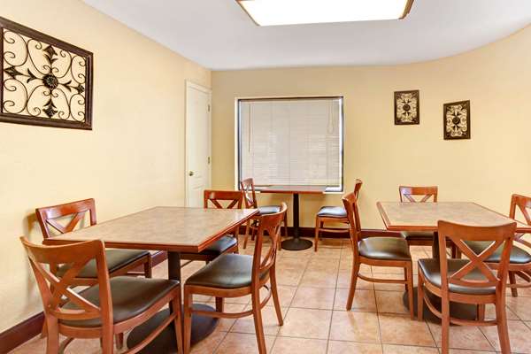  - Days Inn West Kissimmee