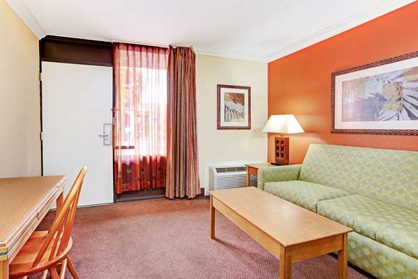  - Days Inn West Kissimmee
