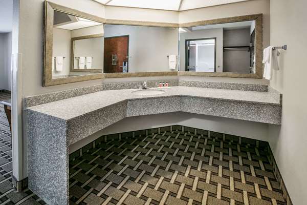  - Baymont Inn & Suites Lawton