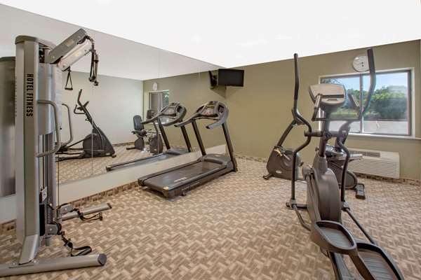 Fitness/ Exercise Room - Baymont Inn & Suites Jackson