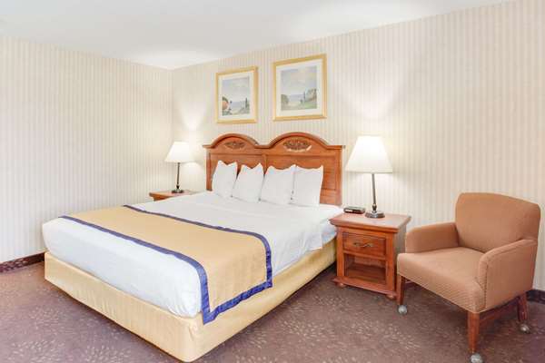  - Baymont Inn & Suites Kalamazoo