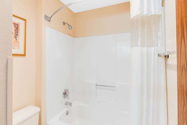  - Baymont Inn & Suites Kalamazoo