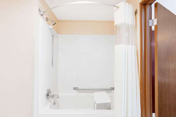  - Baymont Inn & Suites Kalamazoo