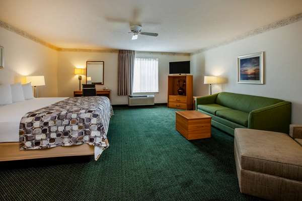 Suite - Baymont Inn & Suites Mackinaw City - I-75, Exit 338
