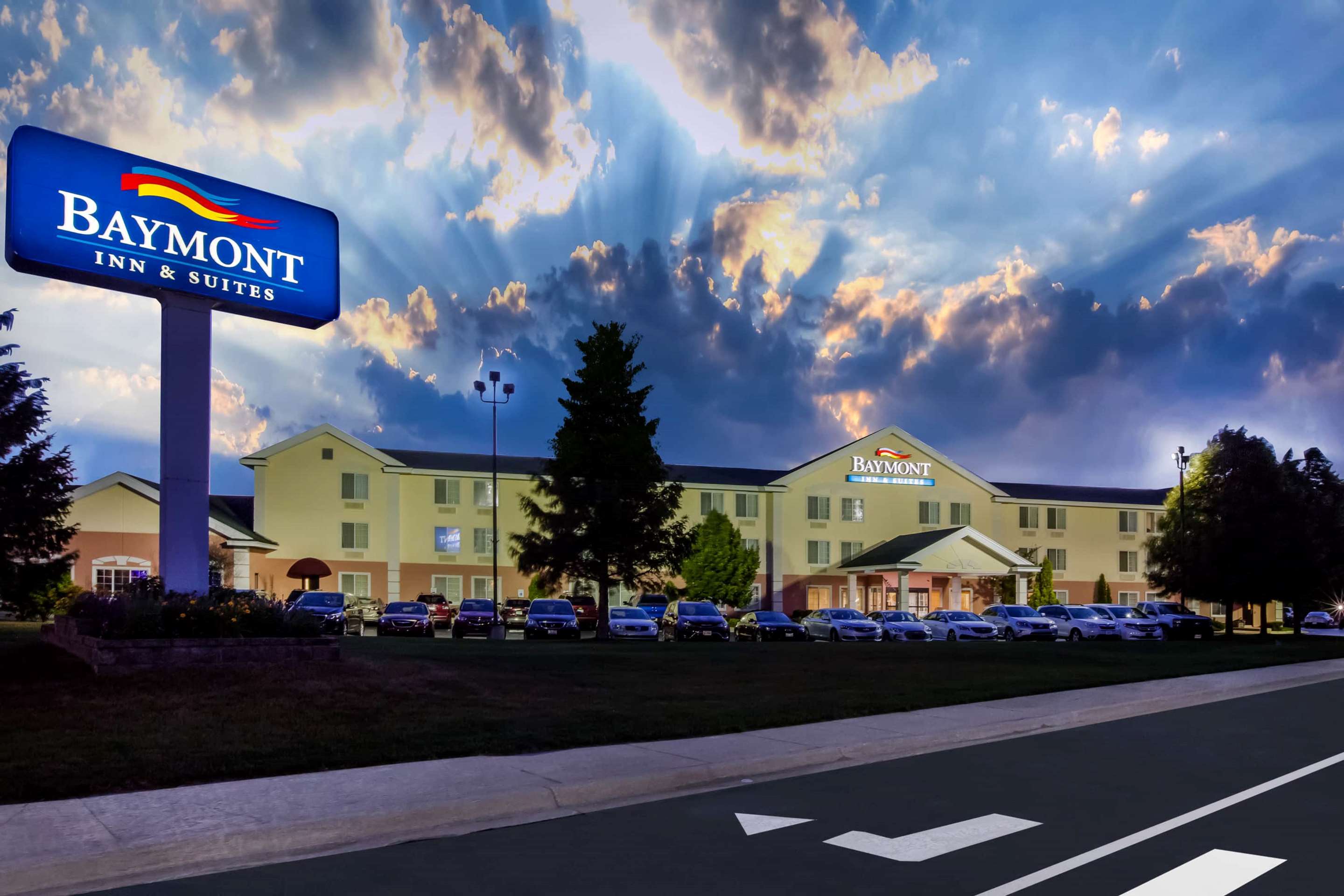 Exterior | Baymont by Wyndham Mackinaw City
