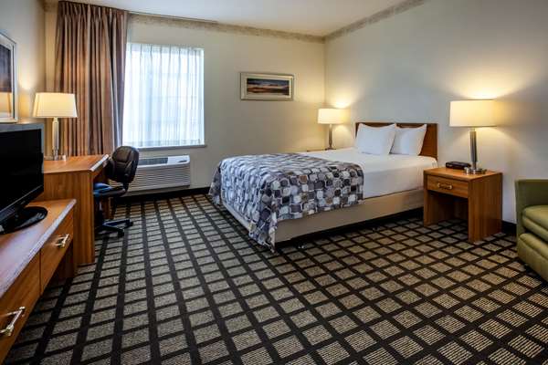  - Baymont Inn & Suites Mackinaw City - I-75, Exit 338