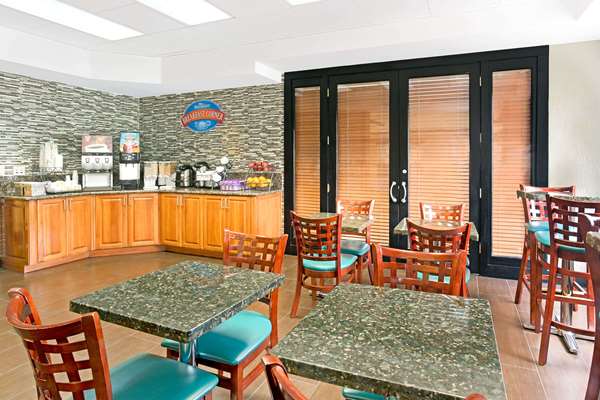  - Baymont Inn & Suites Airport Doral