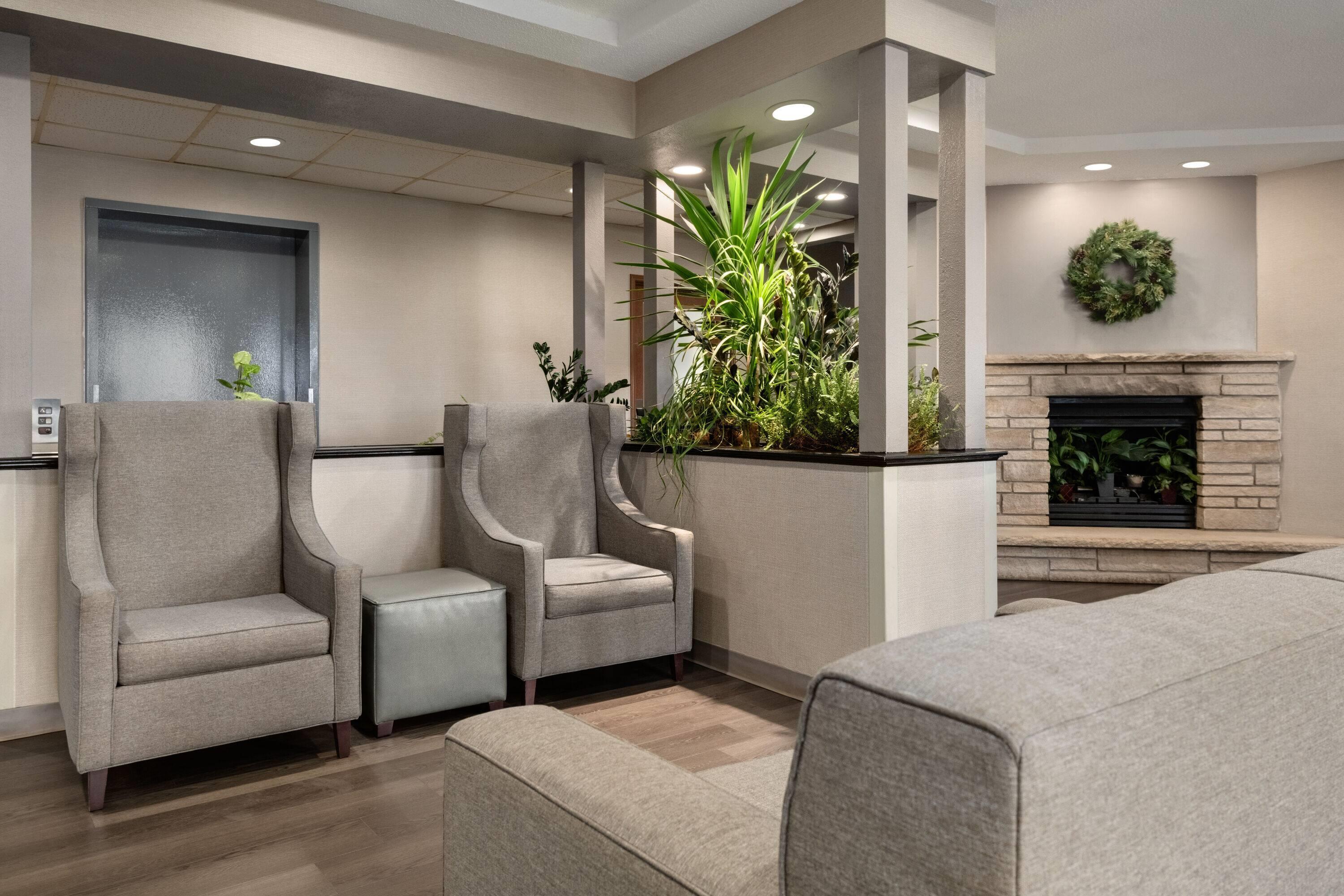 Lobby | Baymont by Wyndham Rockford