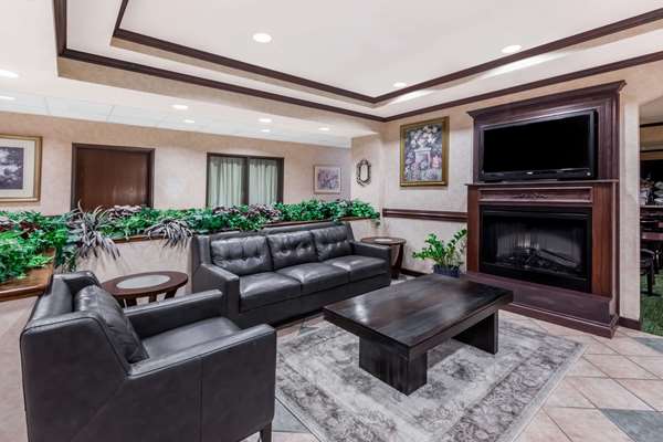  - Baymont Inn & Suites Walker - I-96, Exit 28