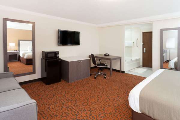 Suite - Baymont Inn & Suites Alsip - I-294, Exit 12