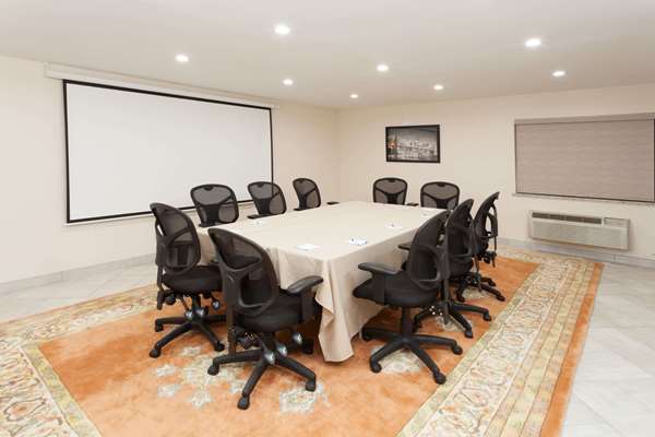  - Baymont Inn & Suites Alsip - I-294, Exit 12