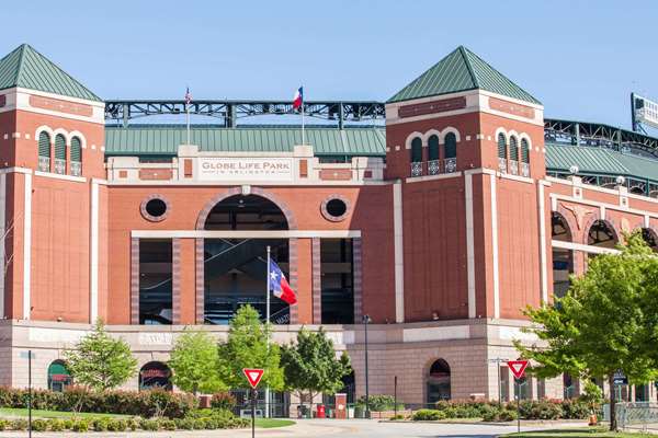  - Baymont Inn & Suites Arlington - I-30, Exits 29 & 30