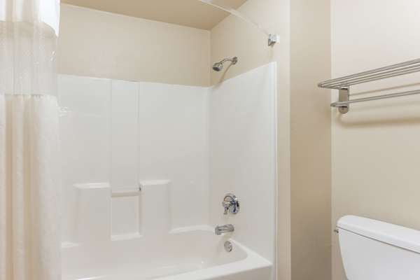  - Baymont Inn & Suites Waterford