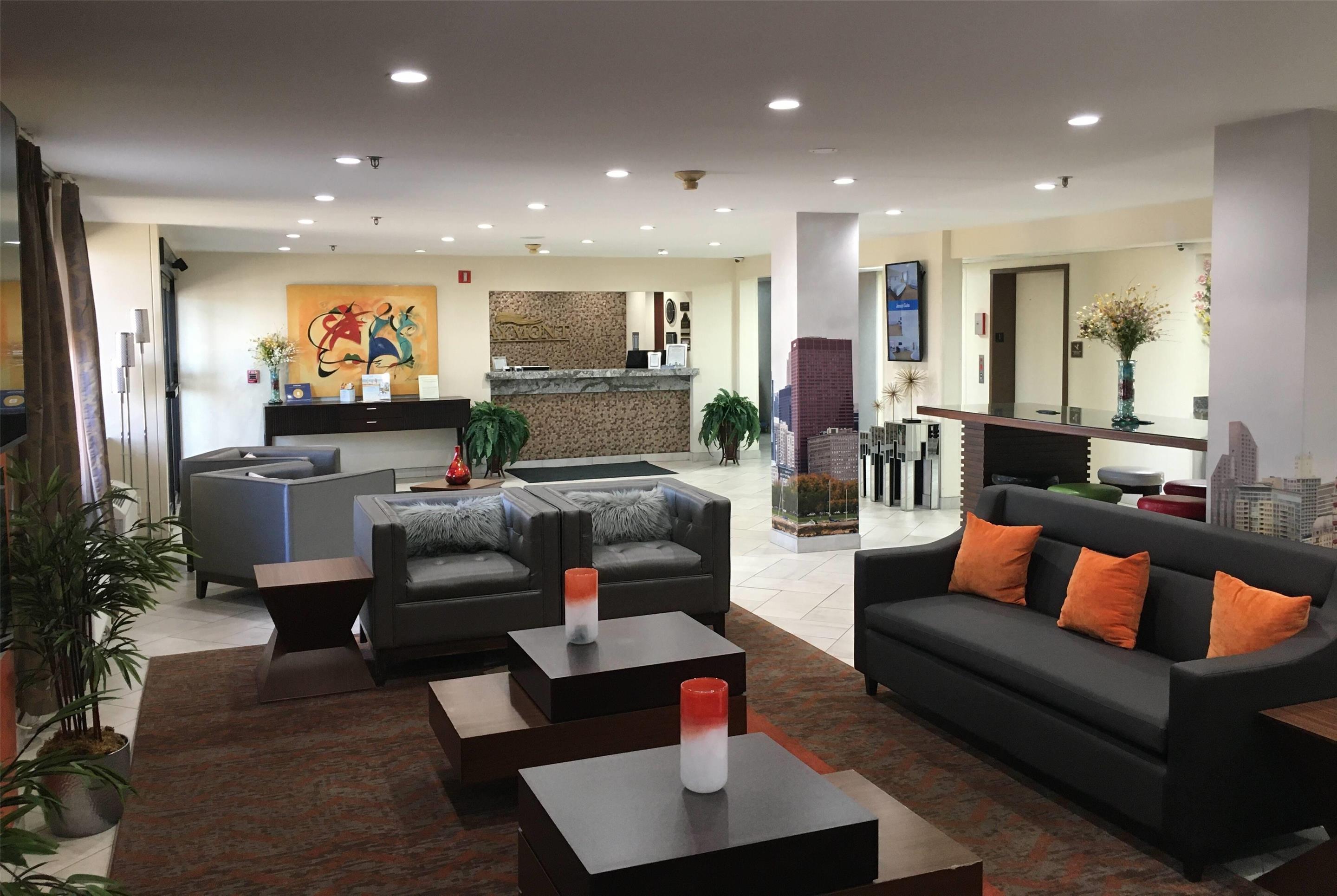 Lobby | Baymont by Wyndham Waterford/Burlington WI