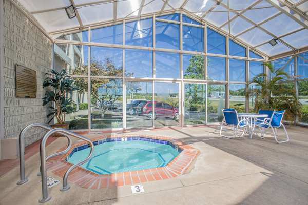 Pool - Baymont Inn & Suites Corbin - I-75, Exit 29