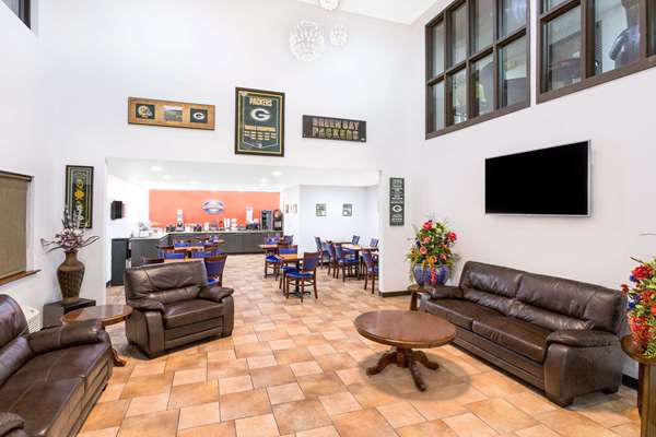  - Baymont Inn & Suites Green Bay