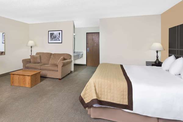  - Baymont Inn & Suites Green Bay